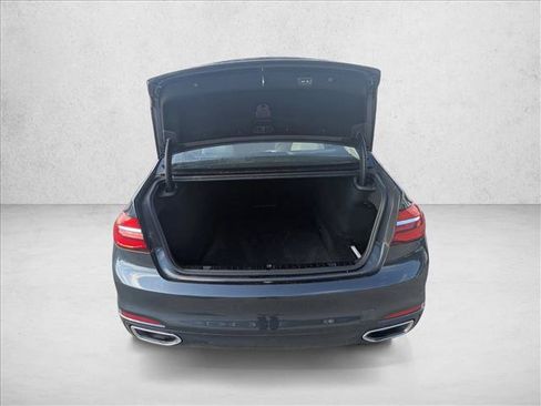 Used 2017 BMW 750i xDrive AWD/4WD image 7