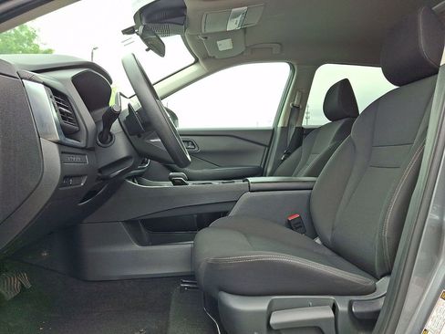 Used 2024 Nissan Rogue S AWD/4WD image 13