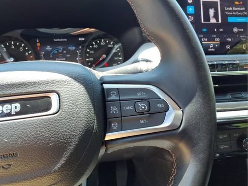 Used 2022 Jeep Compass Limited AWD/4WD image 16