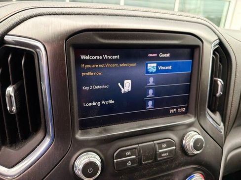 Used 2022 GMC Sierra 2500 AT4 w/ AT4 Premium Plus Package AWD/4WD image 12