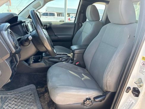 Used 2016 Toyota Tacoma SR RWD image 14