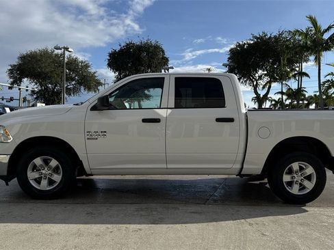Used 2022 RAM 1500 Classic SLT image 28