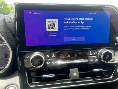 Certified 2025 Toyota Highlander XLE AWD/4WD image 19