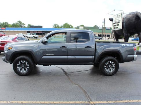 Used 2023 Toyota Tacoma TRD Off-Road AWD/4WD image 8