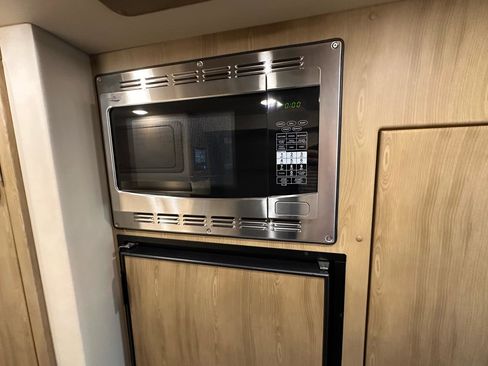 Used 2020 Mercedes-Benz Sprinter 3500 w/ Windows All Around Package image 25