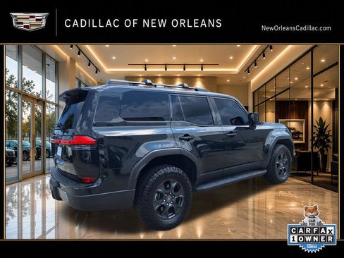 Used 2024 Lexus GX 550 AWD/4WD image 3
