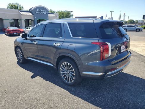 Used 2024 Hyundai Palisade Calligraphy FWD image 3