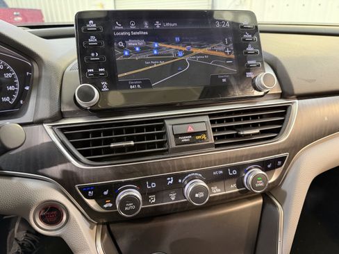 Used 2018 Honda Accord Touring image 18