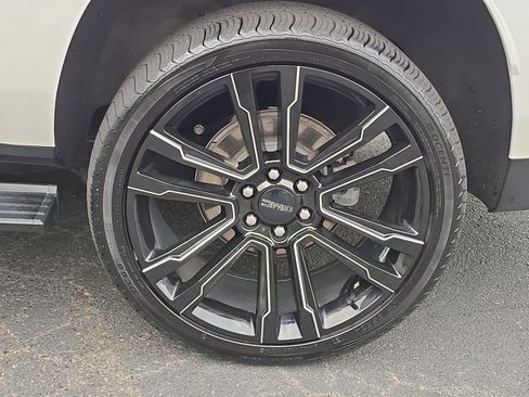 Used 2023 GMC Yukon XL Denali Ultimate AWD/4WD image 35