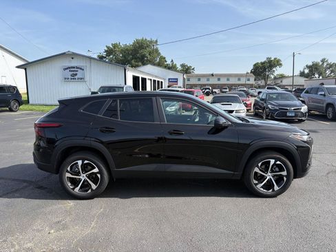 Used 2025 Chevrolet Trax RS w/ Driver Confidence Package FWD image 24