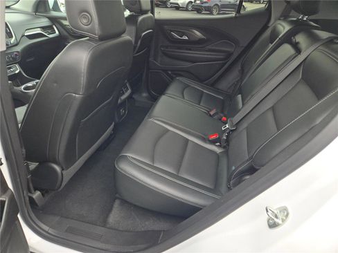 Used 2023 GMC Terrain SLT image 20