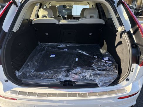 New 2026 Volvo XC60 B5 Ultra w/ Protection Package Premier image 4