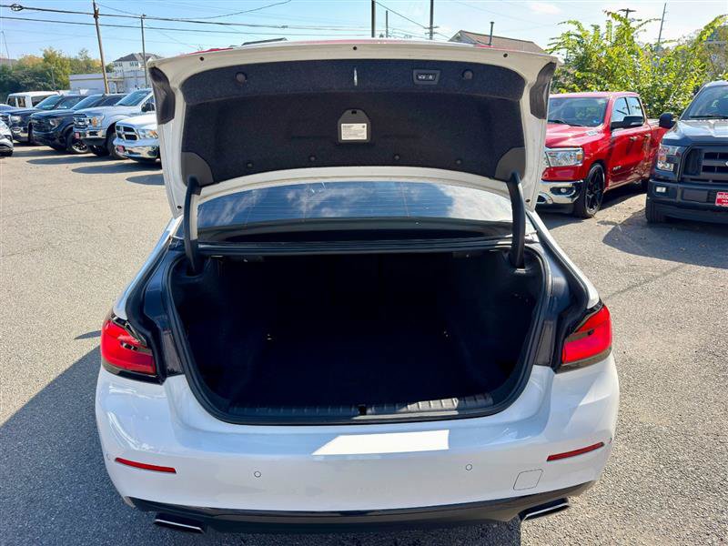 Used 2021 BMW 530i w/ Convenience Package RWD image 4