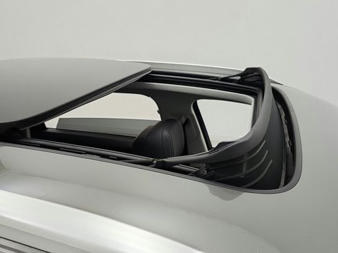 Used 2024 Audi Q8 e-tron Premium Plus w/ Premium Plus Package AWD/4WD image 19