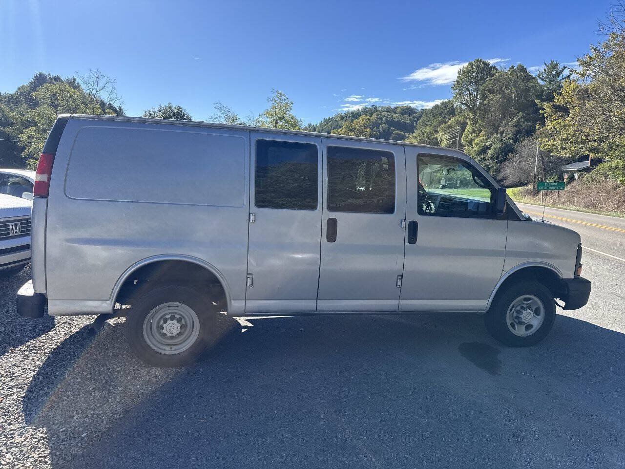 Used 2006 Chevrolet Express 2500 RWD image 6