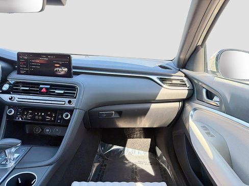 Used 2024 Genesis G70 2.5T w/ Sport Prestige Package image 17