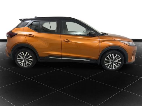 Used 2023 Nissan Kicks SR w/ SR Premium Package image 6