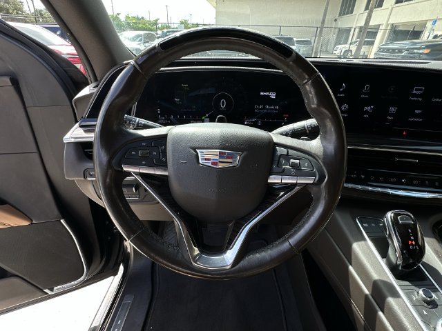 Certified 2023 Cadillac Escalade Premium Luxury w/ Performance Package AWD/4WD image 4