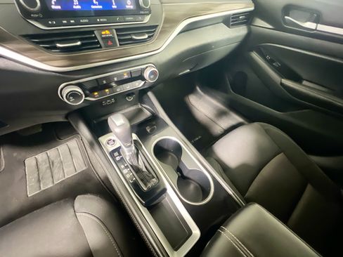 Used 2023 Nissan Altima 2.5 SV FWD image 25