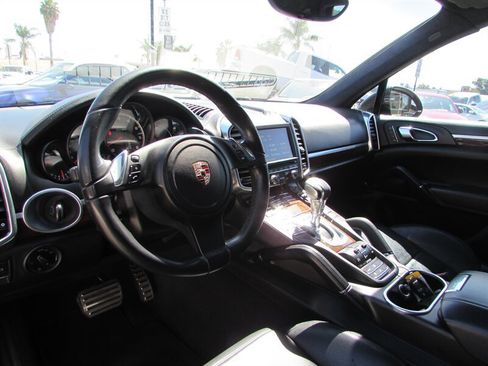Used 2012 Porsche Cayenne Turbo AWD/4WD image 9