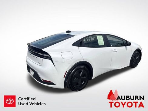 Certified 2026 Toyota Prius Plug-In Hybrid FWD image 6