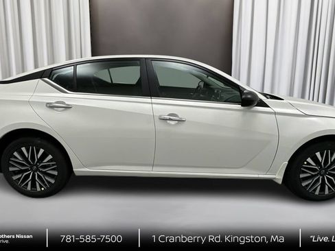 Certified 2024 Nissan Altima 2.5 SV AWD/4WD image 4