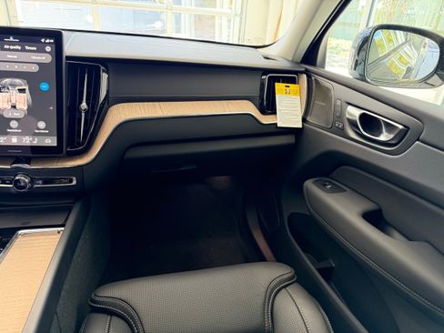 New 2026 Volvo XC60 B5 Ultra w/ Protection Package Premier AWD/4WD image 24