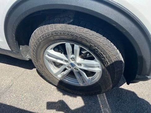 Used 2022 Ford Explorer XLT w/ Equipment Group 202A AWD/4WD image 7