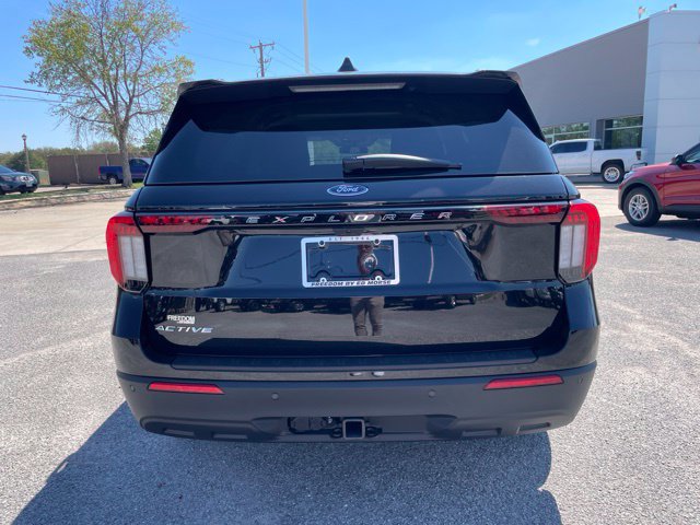 New 2026 Ford Explorer Active RWD image 6