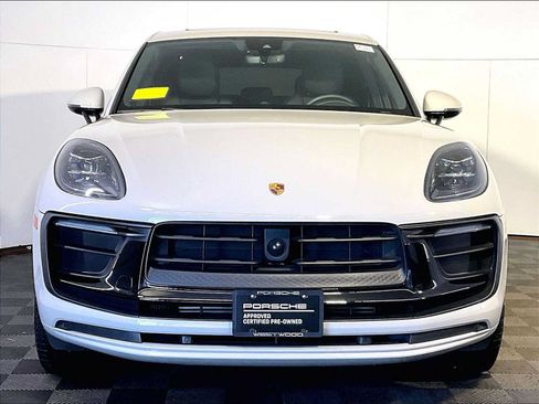 Certified 2023 Porsche Macan AWD/4WD image 10