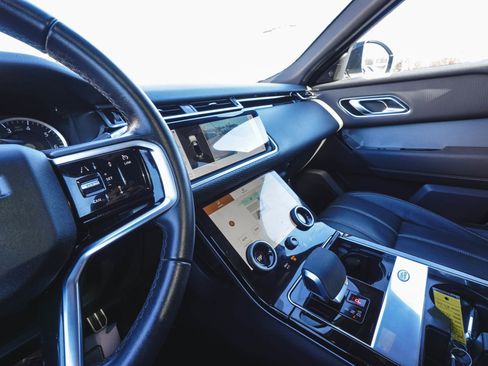 Used 2023 Land Rover Range Rover Velar R-Dynamic S image 17