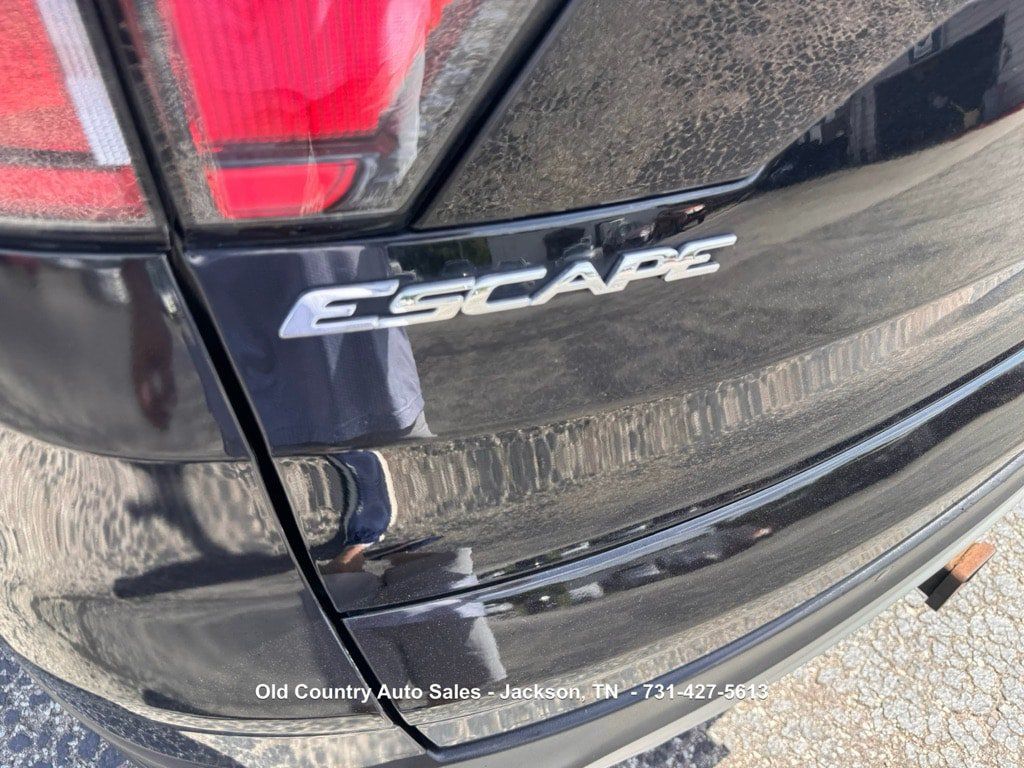 Used 2018 Ford Escape Titanium w/ Ford Safe & Smart Package AWD/4WD image 9