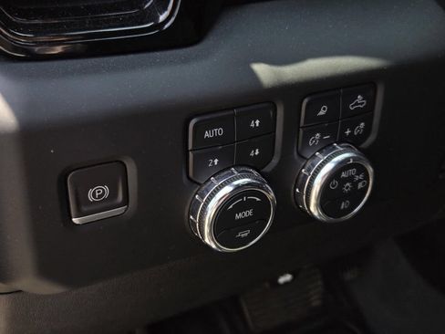 Used 2023 GMC Sierra 1500 AT4 w/ AT4 Premium Package AWD/4WD image 18