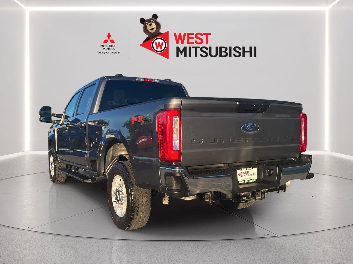 Used 2025 Ford F250 XLT w/ FX4 Off-Road Package AWD/4WD image 4