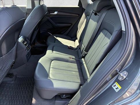 Used 2023 Audi Q5 2.0T Premium w/ Convenience Package AWD/4WD image 13