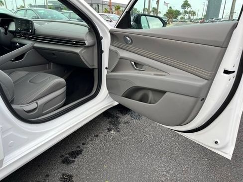 New 2026 Hyundai Elantra Sport FWD image 21