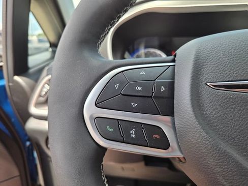 Used 2026 Chrysler Pacifica Select FWD image 29