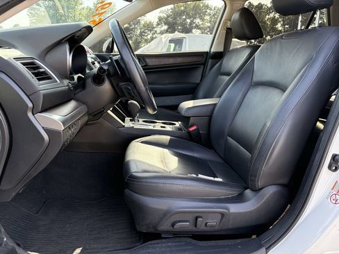 Used 2016 Subaru Outback 2.5i Limited AWD/4WD image 13