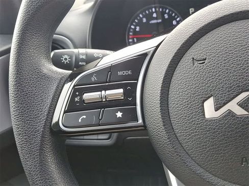 Used 2023 Kia Forte LXS w/ LXS Technology Package image 17