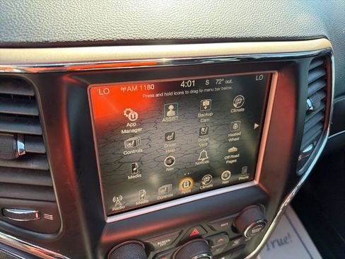 Used 2017 Jeep Grand Cherokee Limited w/ Luxury Group II AWD/4WD image 16