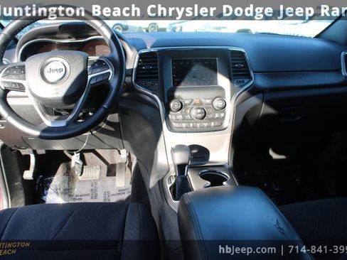 Used 2018 Jeep Grand Cherokee Laredo image 11