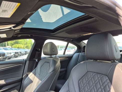 Used 2022 BMW 530i w/ M Sport Package RWD image 16
