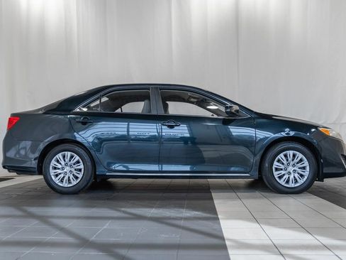 Used 2012 Toyota Camry LE image 3