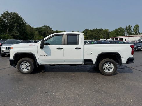 Used 2020 Chevrolet Silverado 2500 W/T w/ WT Convenience Package AWD/4WD image 2