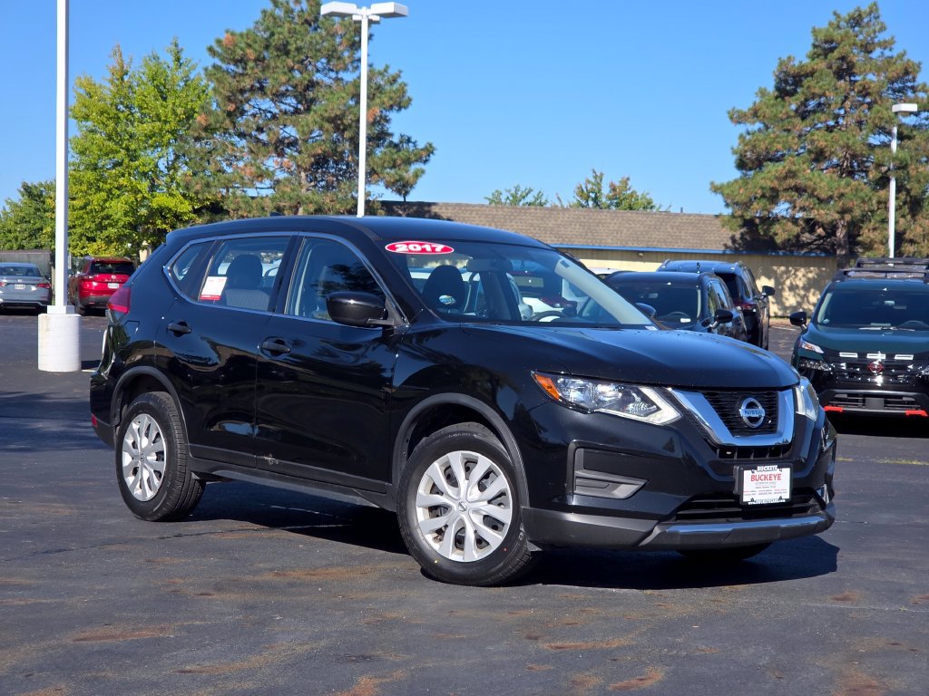 Used 2017 Nissan Rogue S AWD/4WD image 2