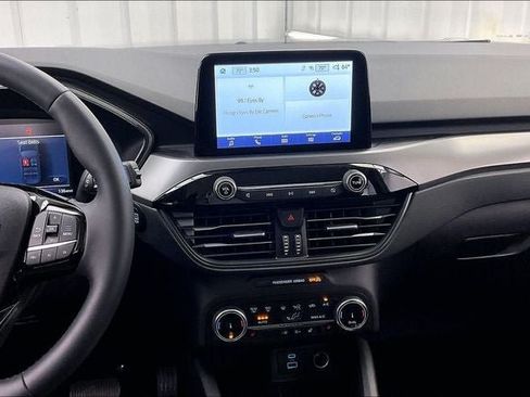 Used 2023 Ford Escape Active AWD/4WD image 6