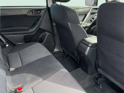 Used 2015 Subaru Forester 2.5i AWD/4WD image 6