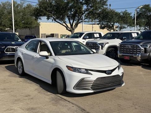 Used 2024 Toyota Camry LE FWD image 3