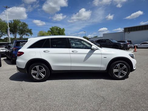 Used 2019 Mercedes-Benz GLC 350e 4MATIC w/ Premium Package image 2