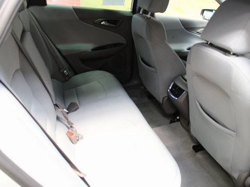 Used 2022 Chevrolet Malibu LT image 8